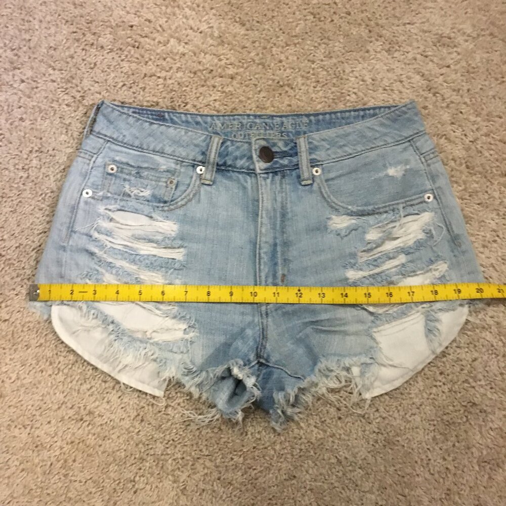 American Eagle Hilda Distressed Denim Shorts Size 6 Faded Blue - Picture 13 of 15